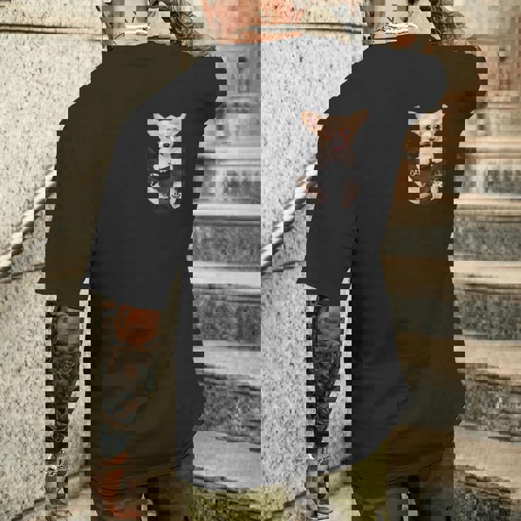 チワワ愛好家のためのあなたのポケットの中の面白いチワワ メンズTシャツ バックプリント 彼への贈り物