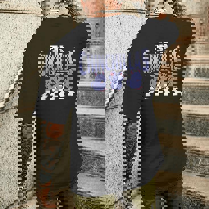 チンチラペットを飼う人のためのチンチラペデストリアンデザイン メンズTシャツ バックプリント 彼への贈り物