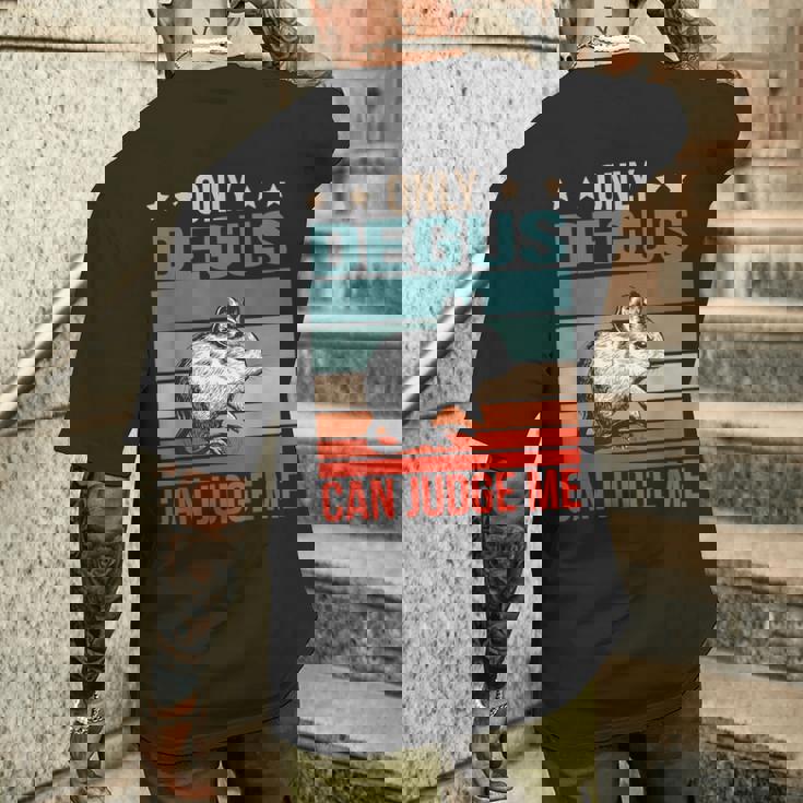 デグーは私を判断できる 齧歯類 デグー メンズTシャツ バックプリント 彼への贈り物