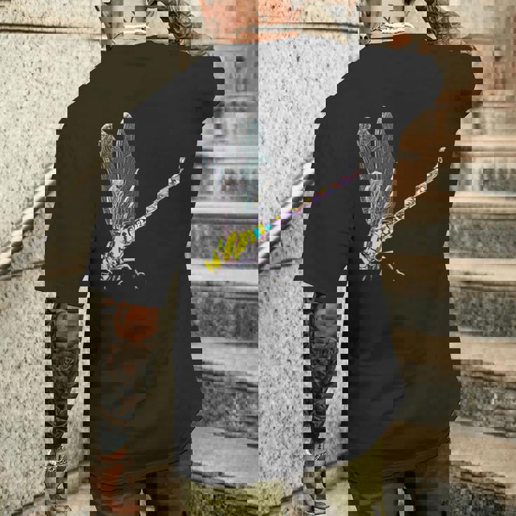 トンボ モチーフ 昆虫 カラフル 羽 虫 トンボ メンズTシャツ バックプリント 彼への贈り物