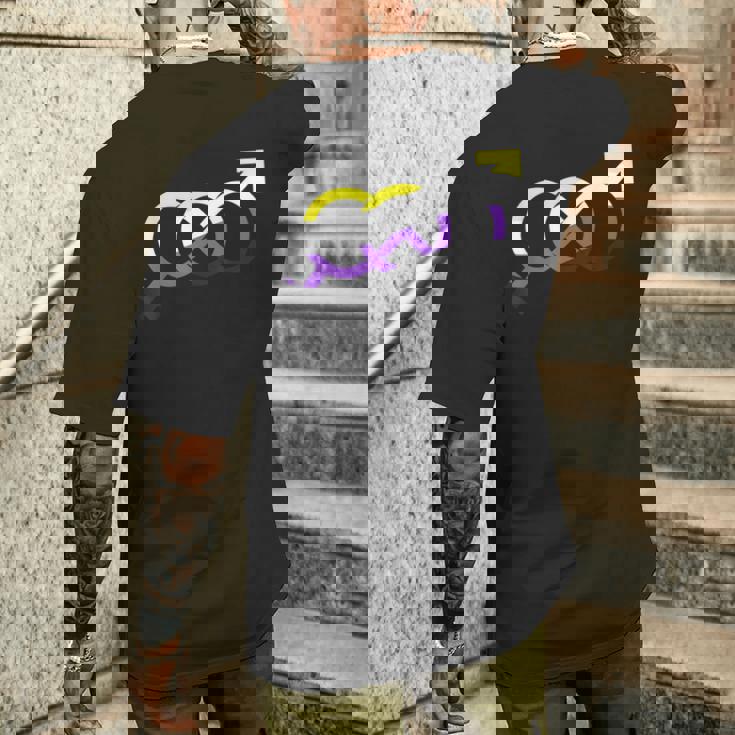 ノンバイナリー・プライド無限大 メンズTシャツ バックプリント 彼への贈り物