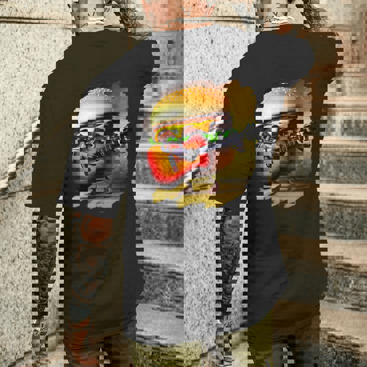 ハンバーガー 演奏 ギター ギタリスト ファニー ファーストフード ハンバーガー メンズTシャツ バックプリント 彼への贈り物