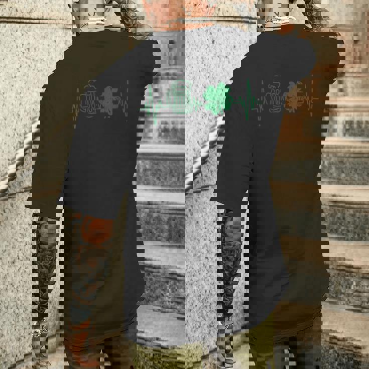 ハートビート 聖パトリックの日 レトロ メンズTシャツ バックプリント 彼への贈り物