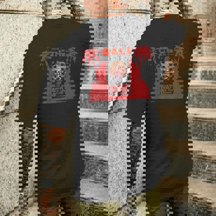 バリ島 バロンマスク バリの神話 邪悪な魔女 神殿 悪魔の女王 ガルダ バリ島 神 インドネシア 島 お土産 ウブド メンズTシャツ バックプリント 彼への贈り物