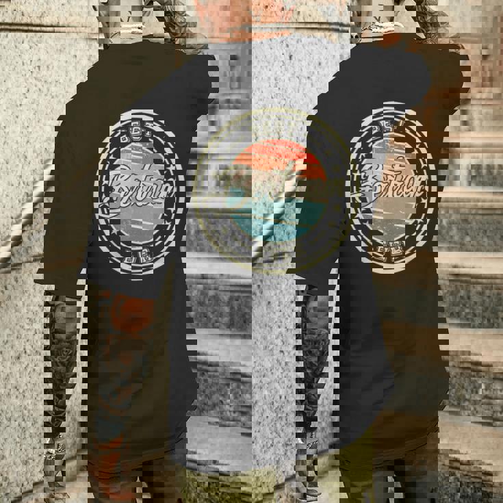 バートラム これまでで一番面白いファーストネーム バートラムの名言 メンズTシャツ バックプリント 彼への贈り物