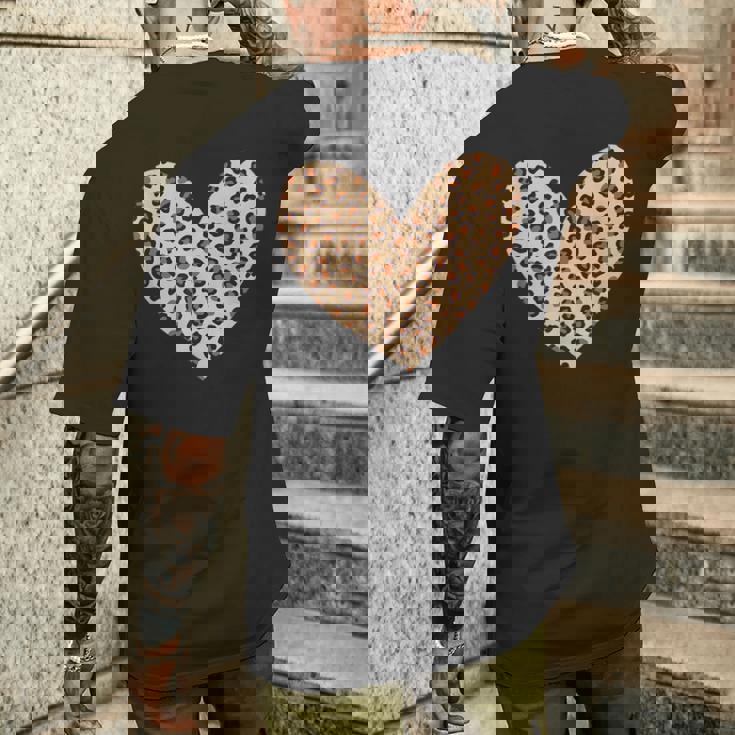 ヒョウ柄のハート／チーター柄のデザイン メンズTシャツ バックプリント 彼への贈り物