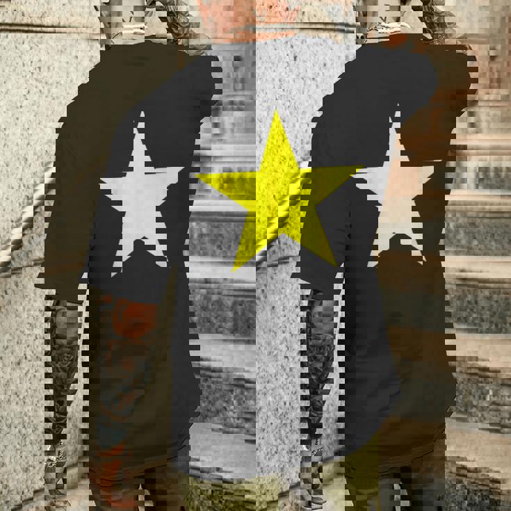 ベトナム国旗 ベトナム国旗 ベトナム国旗 赤と黄色の星 メンズTシャツ バックプリント 彼への贈り物