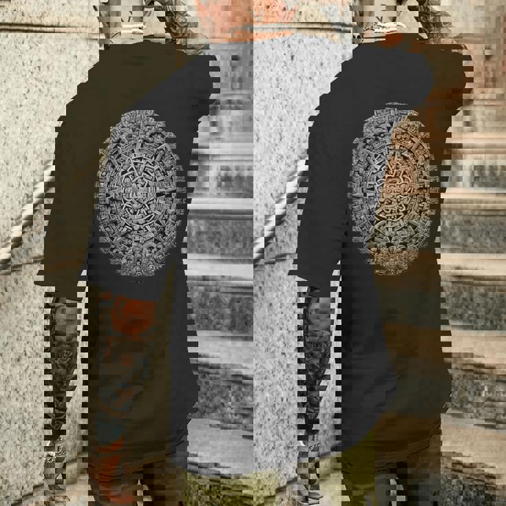 マヤ暦 マヤアステカ メキシコ 太陽 石 古代アステカ メンズTシャツ バックプリント 彼への贈り物