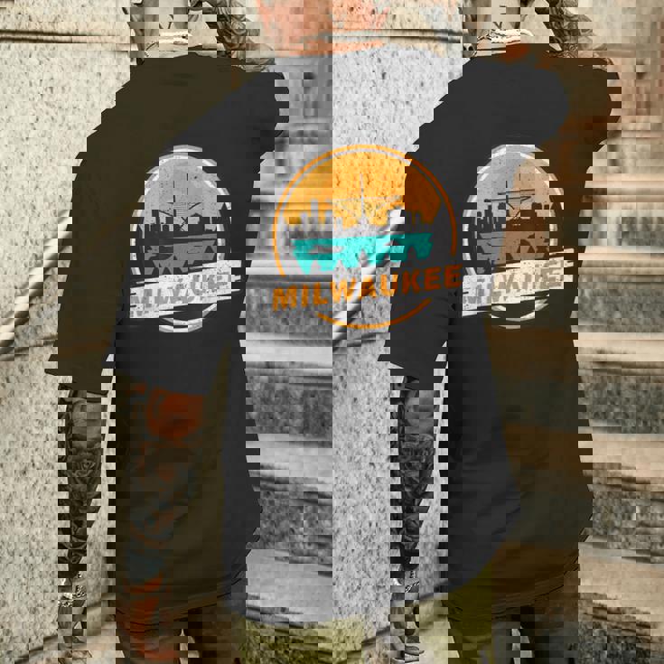 ミルウォーキー スカイライン ランドマーク ミルウォーキー ベイ ヴィンテージ メンズTシャツ バックプリント 彼への贈り物