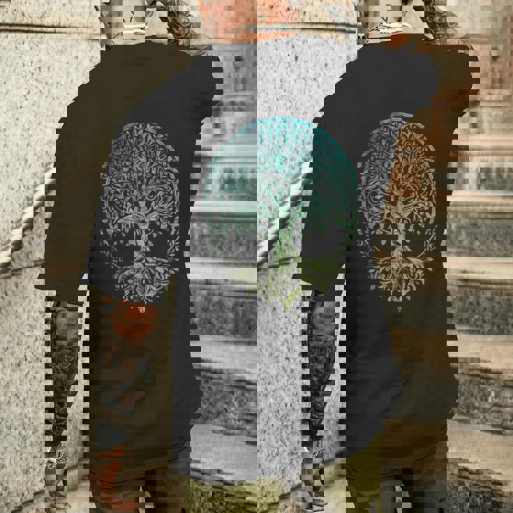 ユグドラシルの生命の木 バイキングの北欧のルーン文字の着用 メンズTシャツ バックプリント 彼への贈り物