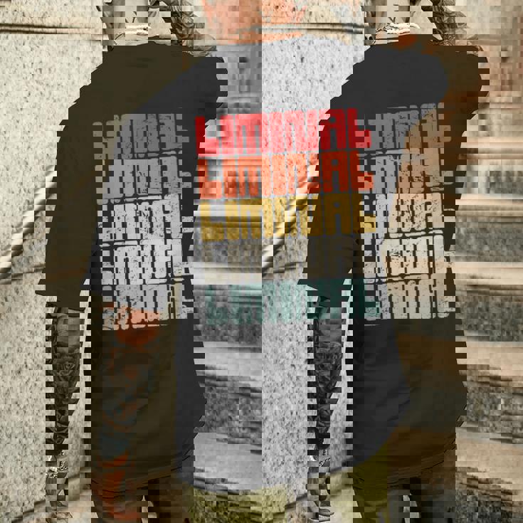 リミナルスペース インターネットミーム リミナルスペース メンズTシャツ バックプリント 彼への贈り物