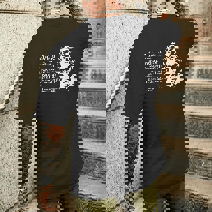 ルートヴィヒ・ヴァン・ベートーヴェン 引用句 クラシック音楽引用句 格言 メンズTシャツ バックプリント 彼への贈り物