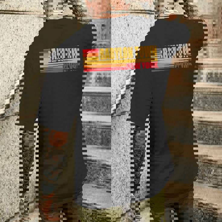 レッド レトロ ヴィンテージ バビロン タウン ニューヨーク州 Ny 長袖tシャツ メンズTシャツ バックプリント 彼への贈り物