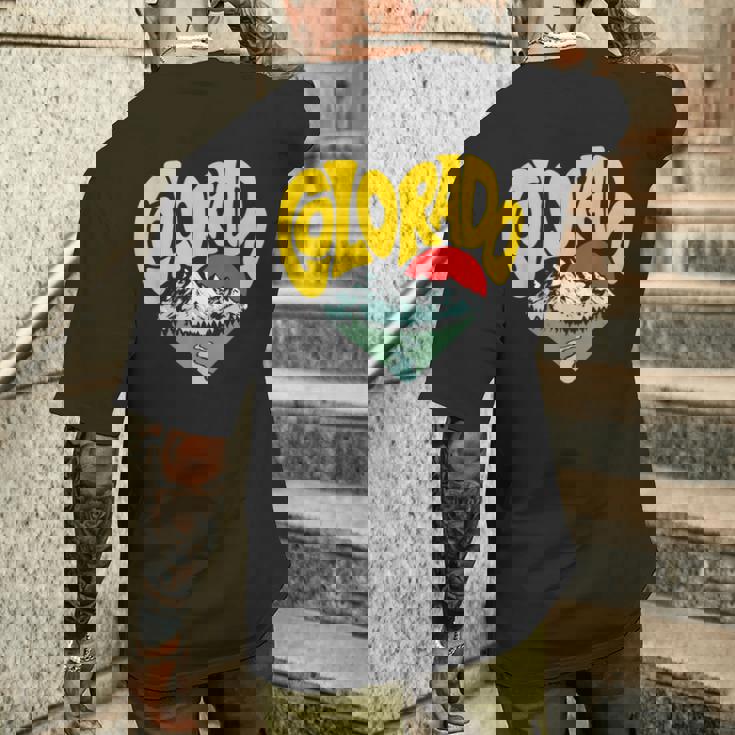 レトロ コロラド州 アウトドア 自然 恋人 ハート 山脈 グラフィック メンズTシャツ バックプリント 彼への贈り物