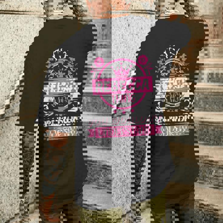 レベッカの名前 メンズTシャツ バックプリント 彼への贈り物