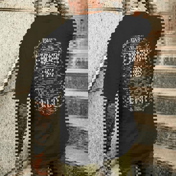 ヴィンテージ60歳の誕生日レジェンドは1966年2月に誕生しました。 メンズTシャツ バックプリント 彼への贈り物