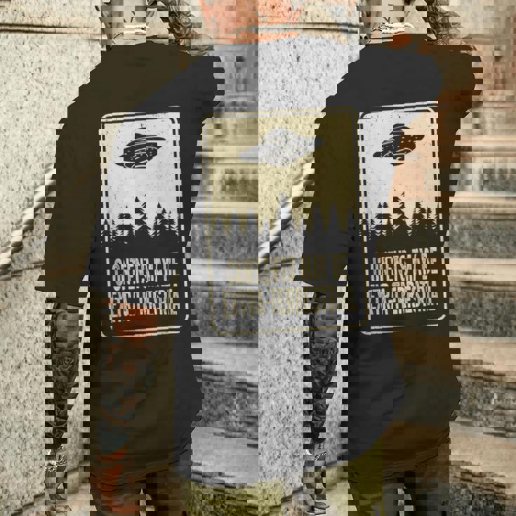 中身は地球外ufo 月曜日 宇宙人宇宙 メンズTシャツ バックプリント 彼への贈り物