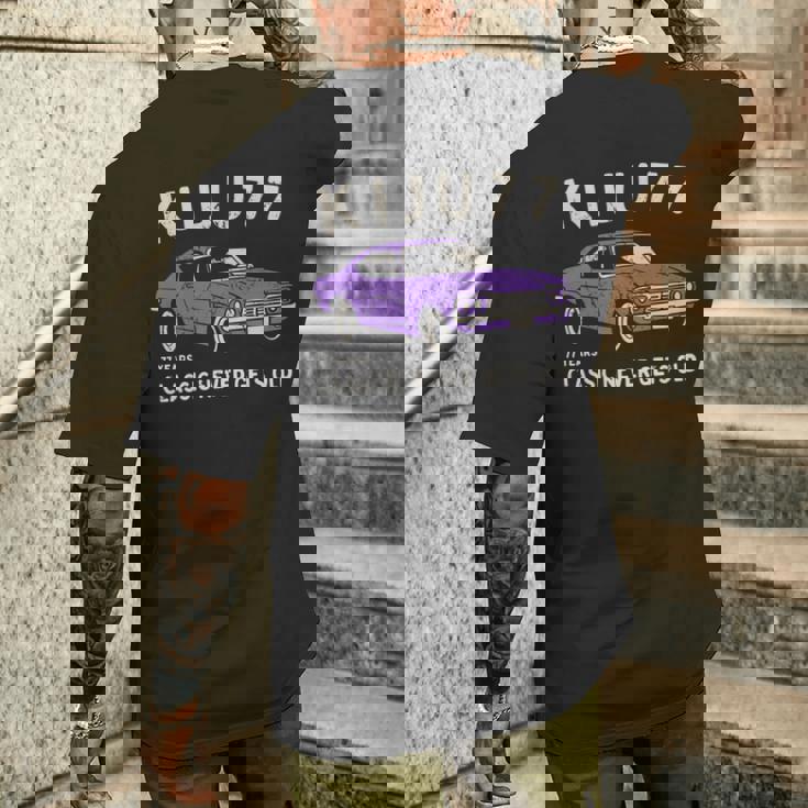 喜寿祝い 車好き お父さん 男性 クラシックカー 77歳 Classic Never Gets Old 長袖tシャツ メンズTシャツ バックプリント 彼への贈り物