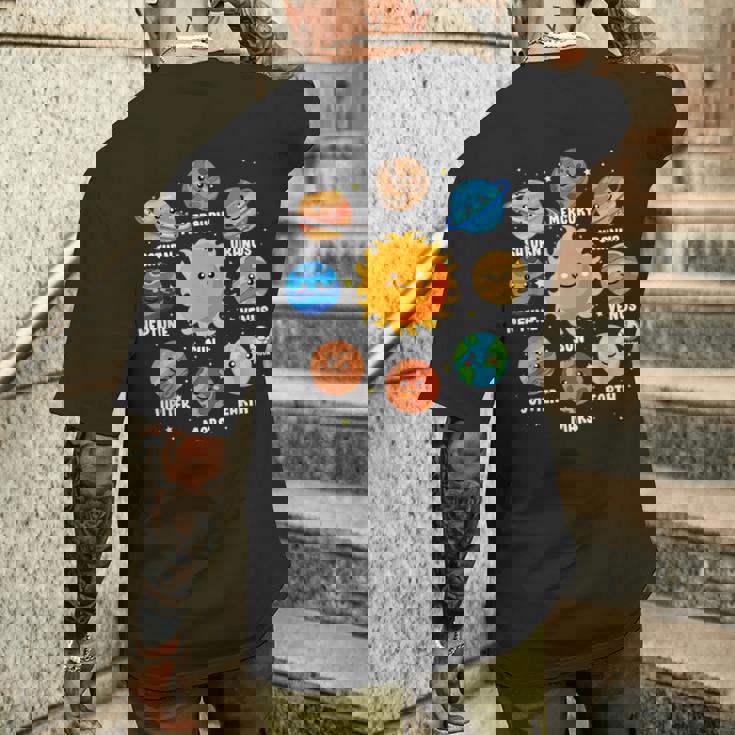 太陽系 9つの惑星 かわいい惑星 恋人 宇宙 天文学 メンズTシャツ バックプリント 彼への贈り物