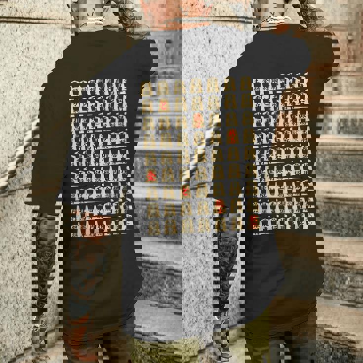 将棋【モノグラム 総柄】全駒（王将 金銀 飛車 角行 香車 桂馬 歩兵 と金）将棋部 棋士【部活】プレゼント 面白い メンズTシャツ バックプリント 彼への贈り物