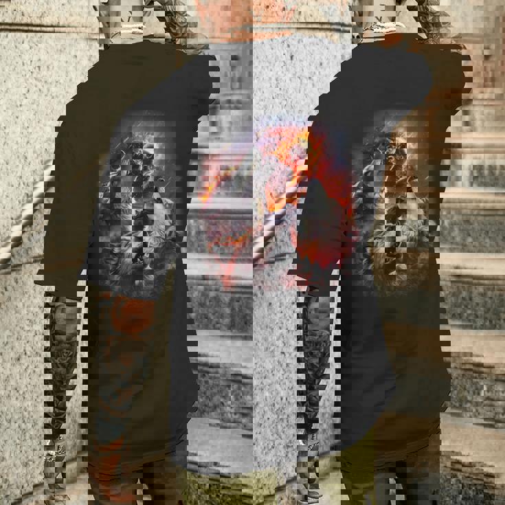 小惑星衝突月の下で燃える森で吠えるオオカミ メンズTシャツ バックプリント 彼への贈り物