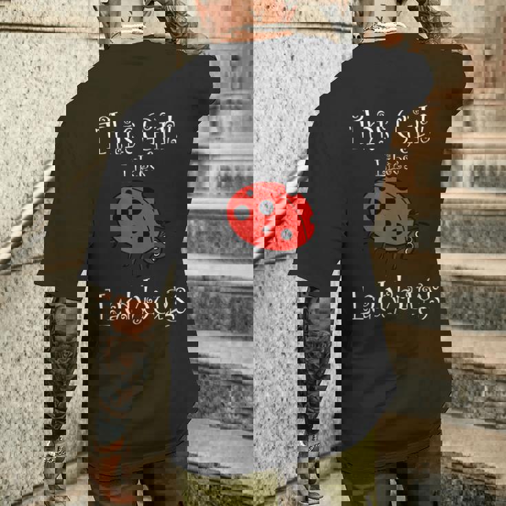 少女はてんとう虫が好き 野生動物 おもしろてんとう虫 メンズTシャツ バックプリント 彼への贈り物