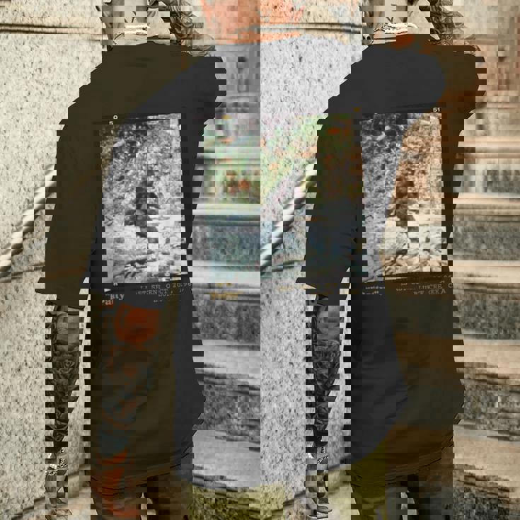 歴史的なビッグフット写真パティ・ザ・ビッグフット。 メンズTシャツ バックプリント 彼への贈り物