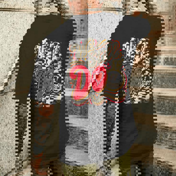 私たちはまだ17歳面白いカップル結婚17周年を迎えます メンズTシャツ バックプリント 彼への贈り物