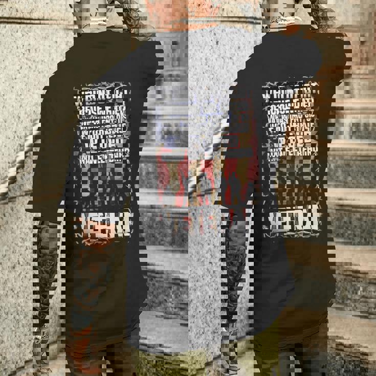 私たちは戦わなかった 私たちは愛しました 退役軍人 アメリカの旗 愛国的 長袖tシャツ メンズTシャツ バックプリント 彼への贈り物