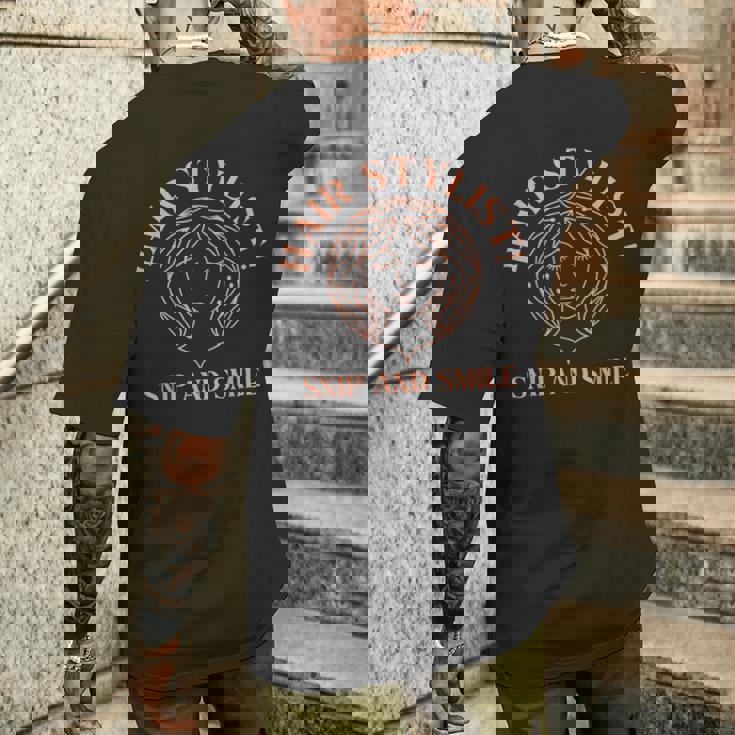 美容師、ヘアスタイリスト、美容院、理髪師、美容師 メンズTシャツ バックプリント 彼への贈り物