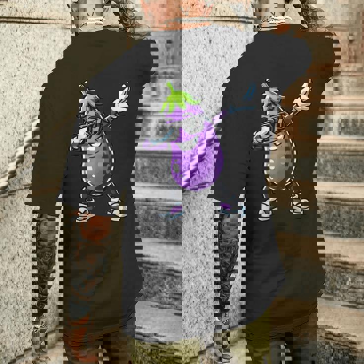 茄子を軽くたたく面白い野菜ギフト ナス付き メンズTシャツ バックプリント 彼への贈り物