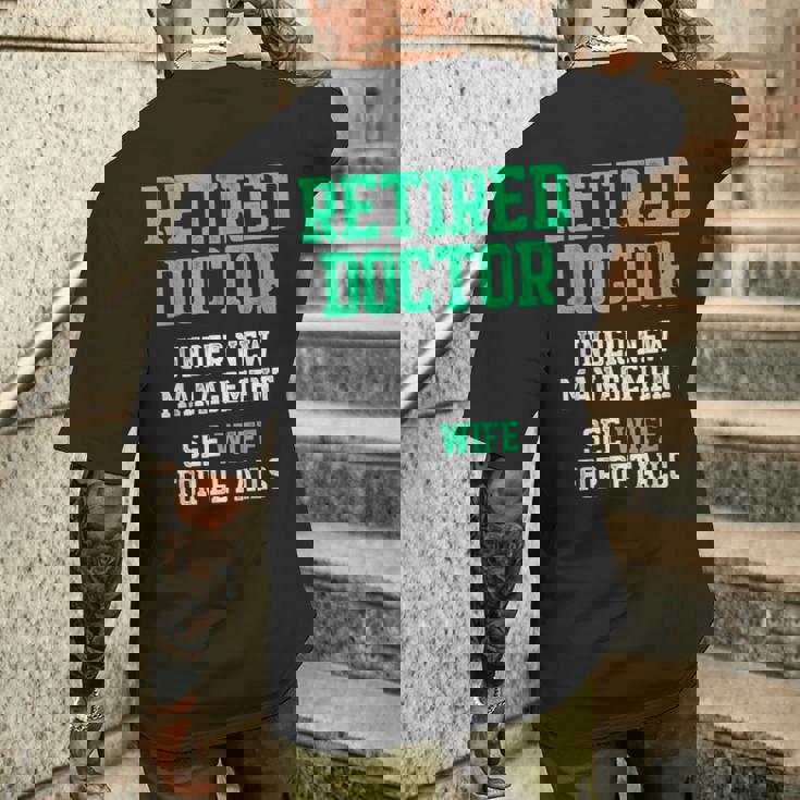 退職した医師医療md妻医師退職 メンズTシャツ バックプリント 彼への贈り物