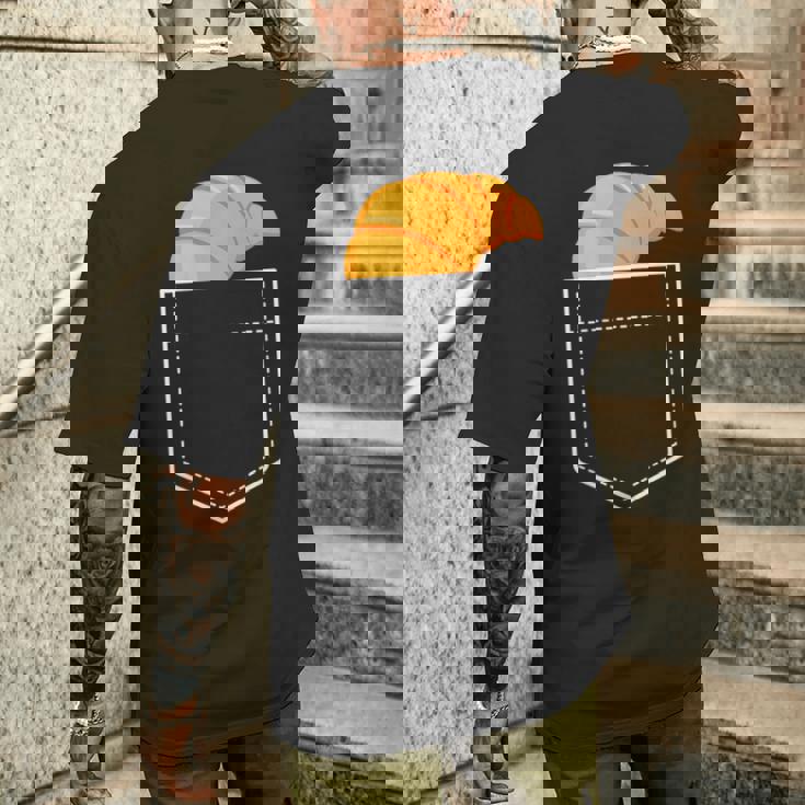 面白いクロワッサンインザポケット 食通 フレンチクロワッサンポケット メンズTシャツ バックプリント 彼への贈り物