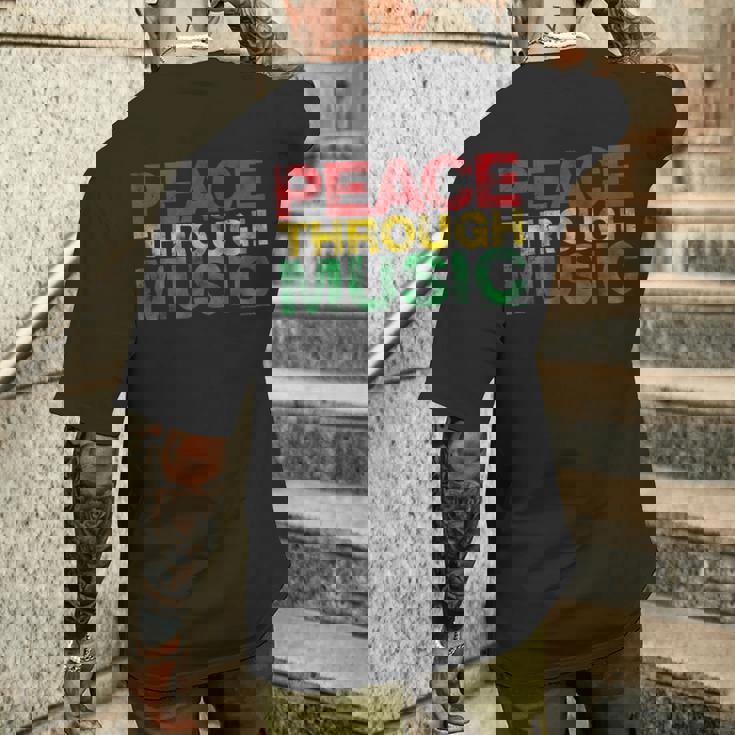 音楽を通して平和を変えるために遊ぶ メンズTシャツ バックプリント 彼への贈り物