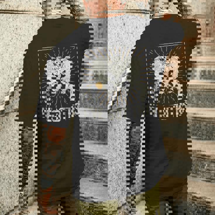 骨折した人工股関節置換手術で回復しました メンズTシャツ バックプリント 彼への贈り物