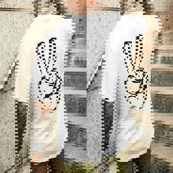 2本指 ピースサイン キュート ビクトリー ハンド ジェスチャー ピースシンボル メンズTシャツ バックプリント 彼への贈り物