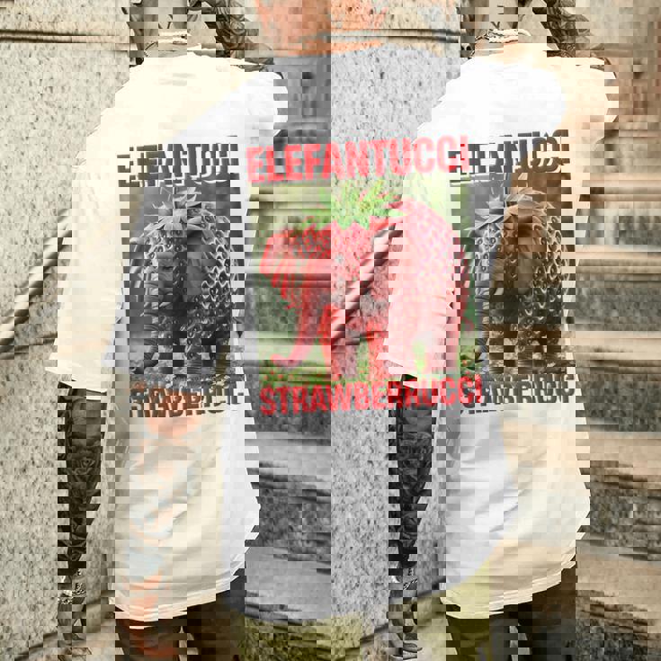 Brainrot Animal Gen Alpha Meme ストロベリーエレファント メンズTシャツ バックプリント 彼への贈り物