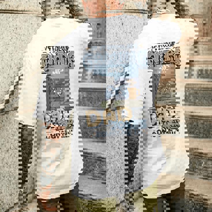 Gaming And Dad Jokes 面白い レトロ ゲーマー 父 しゃれ メンズTシャツ バックプリント 彼への贈り物