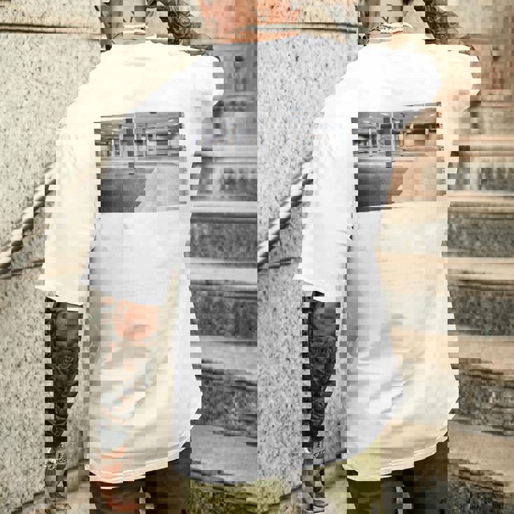 Liminalpaces バックプリントaporwave バックルーム パステルゴス メンズTシャツ バックプリント 彼への贈り物