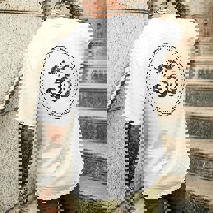 Om スピリチュアルシンボル ヨガ 瞑想 オーム メンズTシャツ バックプリント 彼への贈り物