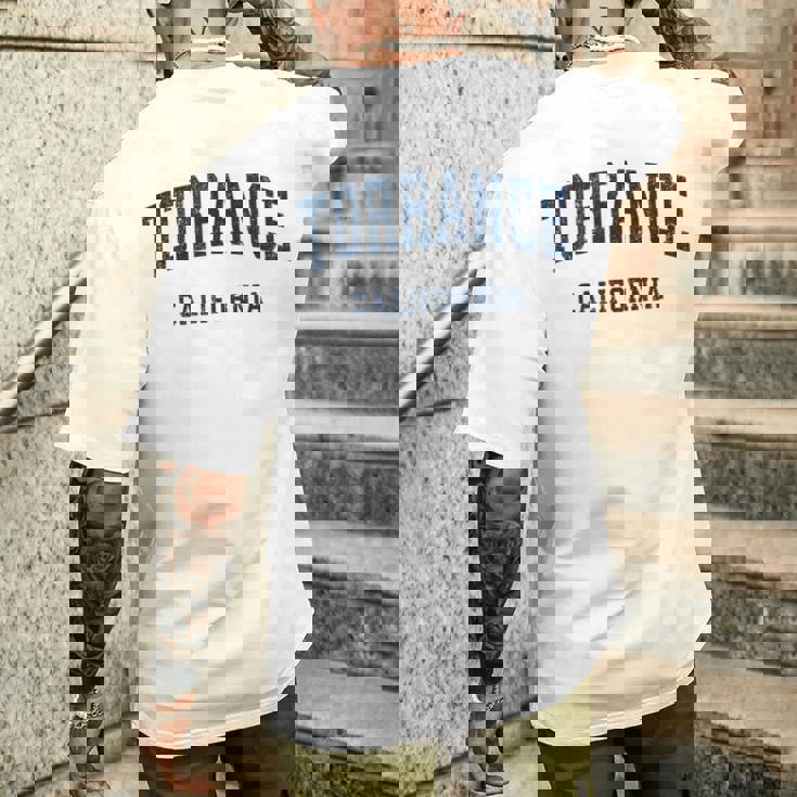 Torrance California Ca ビンテージ アスレチック スポーツデザイン メンズTシャツ バックプリント 彼への贈り物