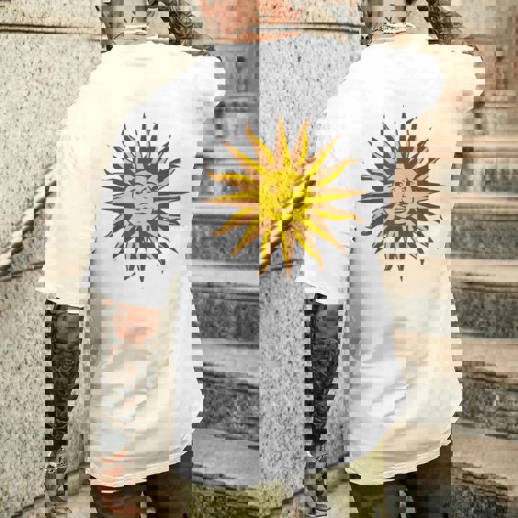 ウルグアイ ヘリテージ ヴィンテージ ウルグアイ人 5月の息子 メンズTシャツ バックプリント 彼への贈り物