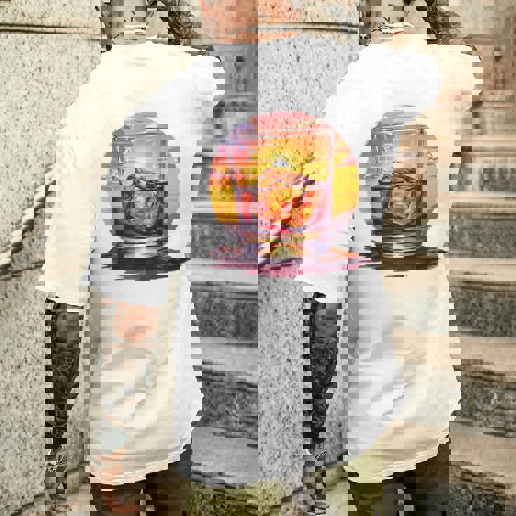 エレガントなウイスキーの夕日 メンズTシャツ バックプリント 彼への贈り物