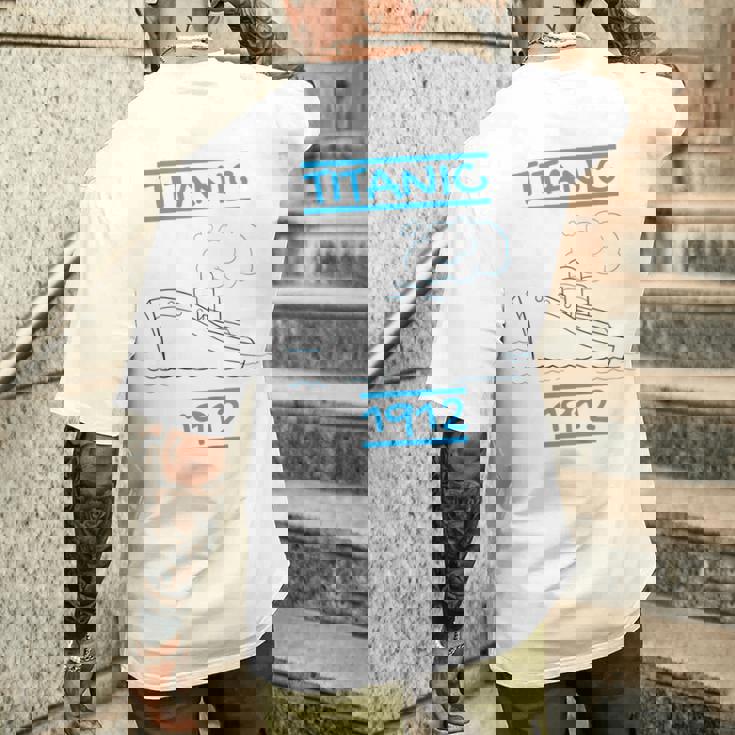 キッズ タイタニック キッズ 帆船 ヴィンテージ クルーズ ベッセル 1912 メンズTシャツ バックプリント 彼への贈り物