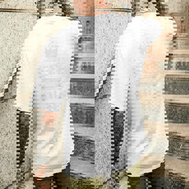 キングスは1961年3月生まれ65歳の誕生日 男性 男の子 メンズTシャツ バックプリント 彼への贈り物