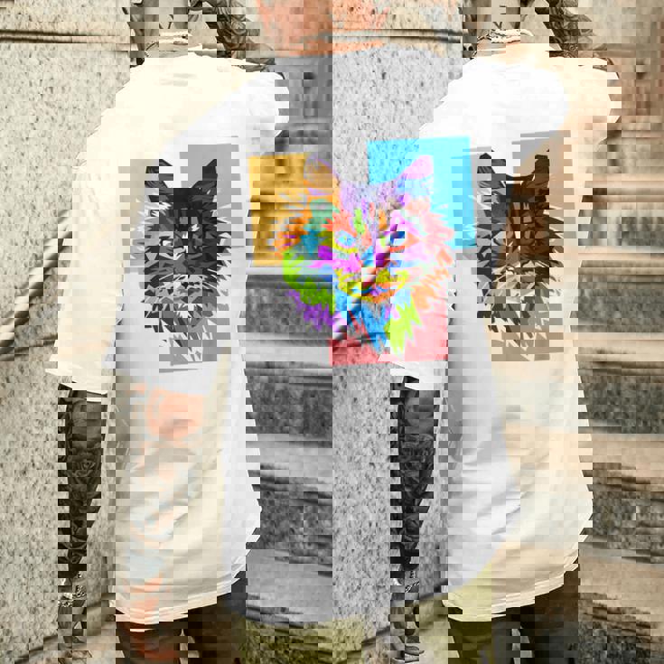 ペイントされた猫の顔 カラフル レインボー アートデザイン ギフトに最適 メンズTシャツ バックプリント 彼への贈り物