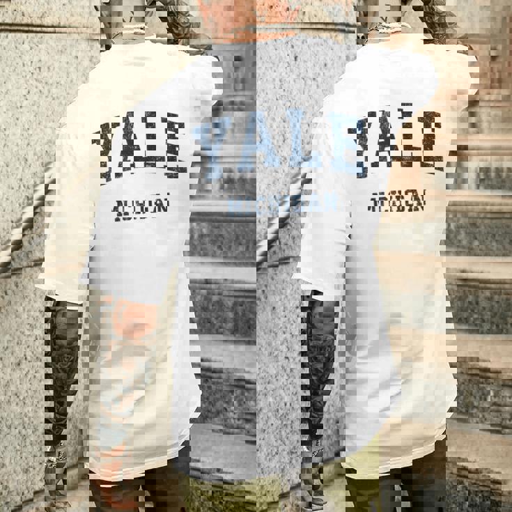 ミシガン州イェールミシガン州ヴィンテージアスレチックスポーツデザイン メンズTシャツ バックプリント 彼への贈り物