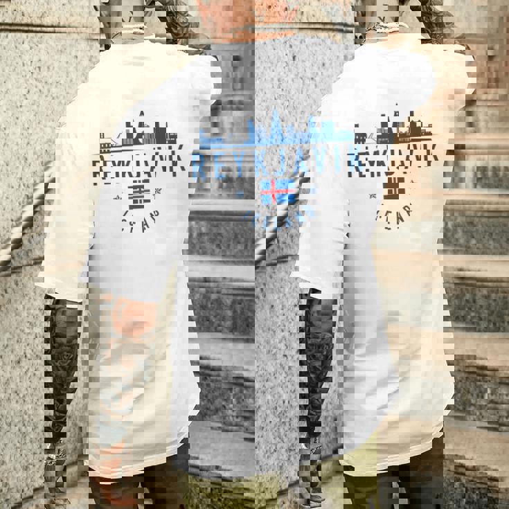 レイキャビク アイスランド アイスランド国旗 スカイライン プライド お土産 メンズTシャツ バックプリント 彼への贈り物