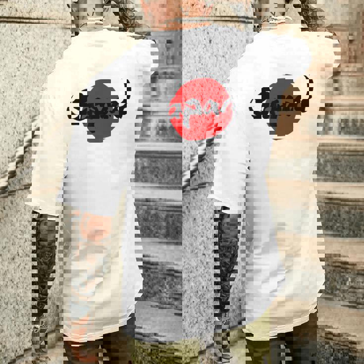 ロック パンク バンド 日本 ジャパン 日の丸 和柄 サッカー スポーツ 書 筆文字 サムライ 侍 国旗Japan メンズTシャツ バックプリント 彼への贈り物