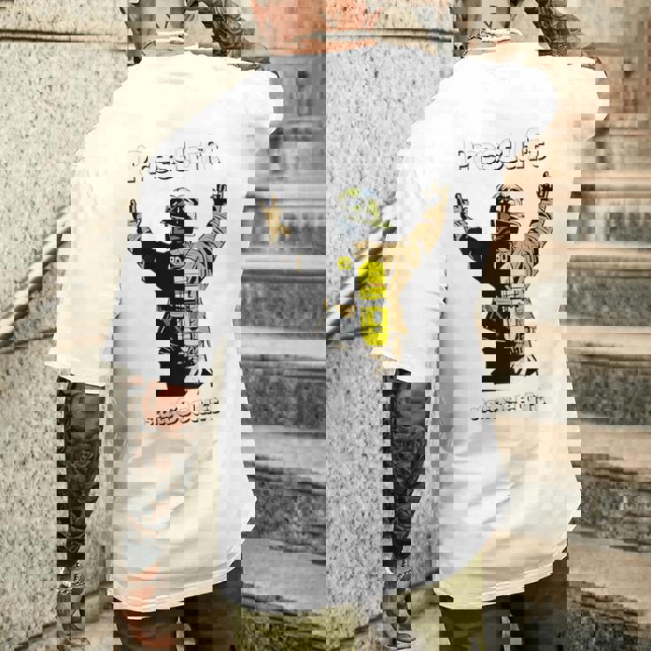 背圧呼吸保護器具 キャリア 消防士 消防隊 メンズTシャツ バックプリント 彼への贈り物